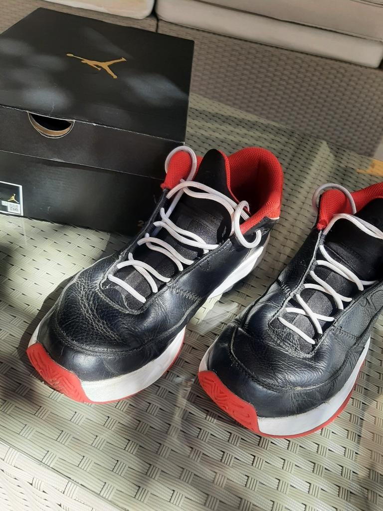 Jordan Max Aura - maat 42, Ophalen of Verzenden, Gedragen, Jordan, Sportschoenen