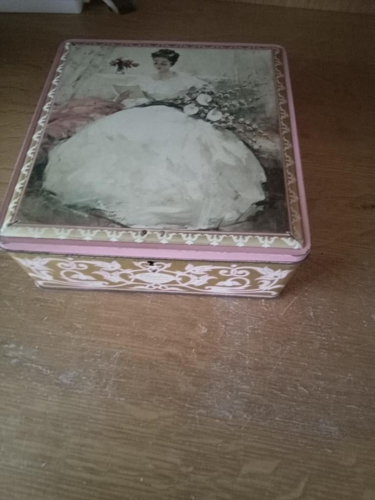 Vintage  blikken doos, Ophalen