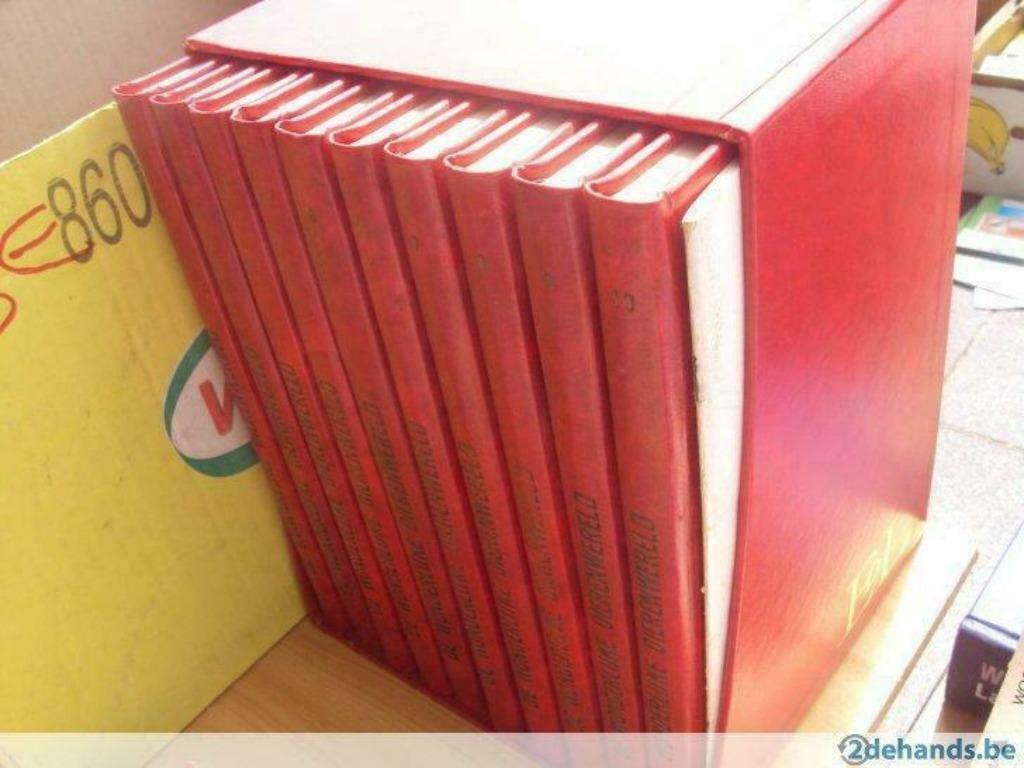 te koop 10 delige serie boeken "de wonderlijke dierenwereld", Verzenden, Zo goed als nieuw