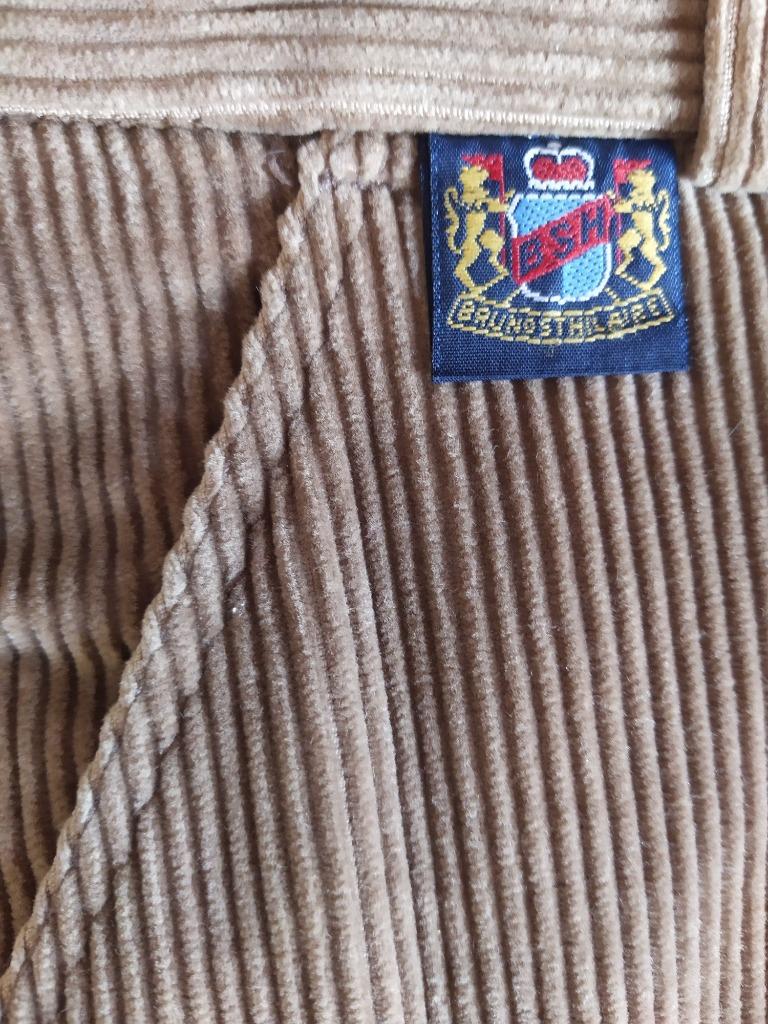 Herenbroek in geribde velours - Merk Bruno St.Hilaire, Kleding | Heren, Bruin, Ophalen of Verzenden, Zo goed als nieuw, Bruno St.Hilaire