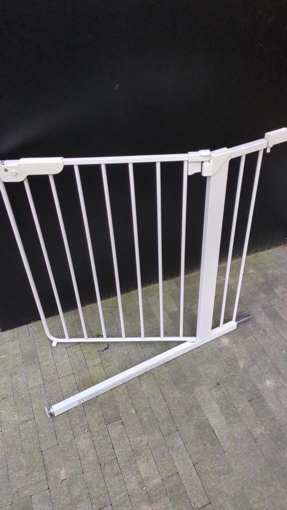 Porte d'escalier blanche, Barrière de sécurité, Enlèvement, Utilisé, Métal ou Fer