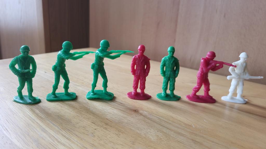 Lot de 7 jouets vintages de soldats, Collections, Enlèvement