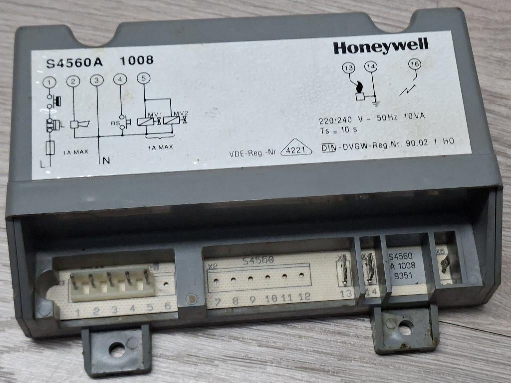 BOÎTIER D'ALLUMAGE GAZ HONEYWELL S4560A, Envoi, Neuf, Autres types