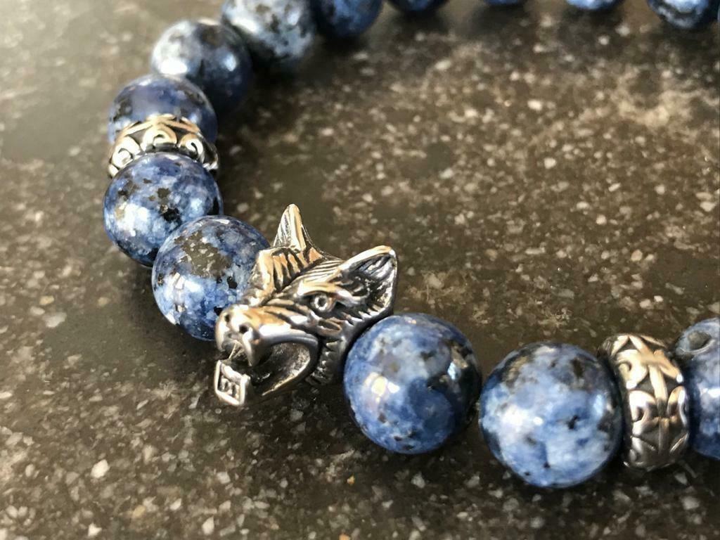 Armband voor mannen uit natuursteen (10 mm) met wolf in RVS, Neuf, Enlèvement ou Envoi, Avec bracelets à breloques ou perles, Acier
