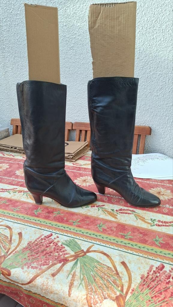 3 paires chaussures en cuir de marque 39, Enlèvement, Noir