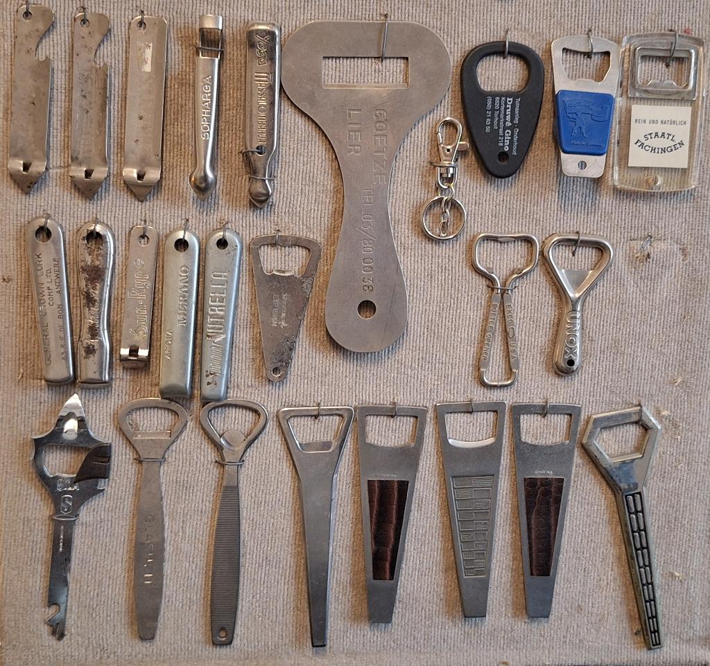 26 vintage flessenopeners, Verzamelen, Biermerken, Ophalen of Verzenden, Gebruikt, Flesopener