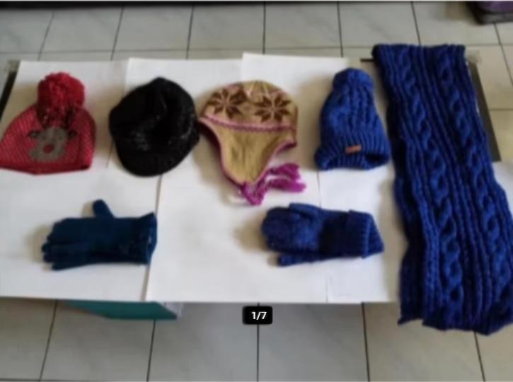 Mutsen / petten sommige met sjaal en handschoenen 1-3€/st, Kleding | Dames, Ophalen of Verzenden, Gedragen, Muts