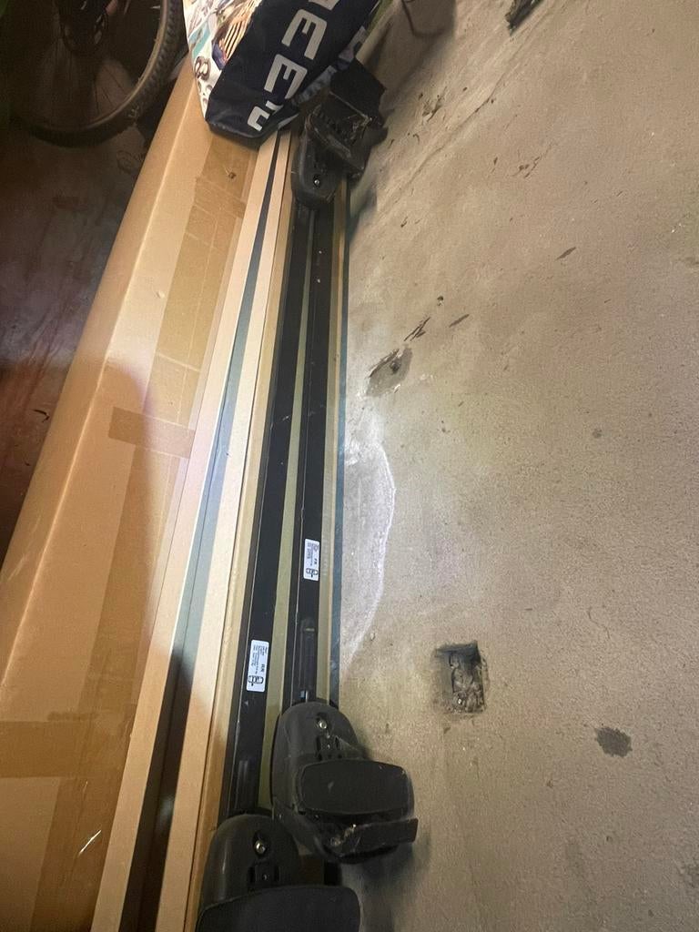 Thule dakdrager voor golf 6 en andere wagens, Ophalen, Zo goed als nieuw