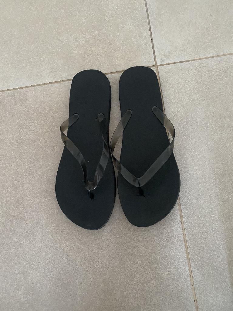 Zwarte teenslippers, Vêtements | Hommes, Chaussures, Chaussons, Enlèvement ou Envoi, Comme neuf, Noir