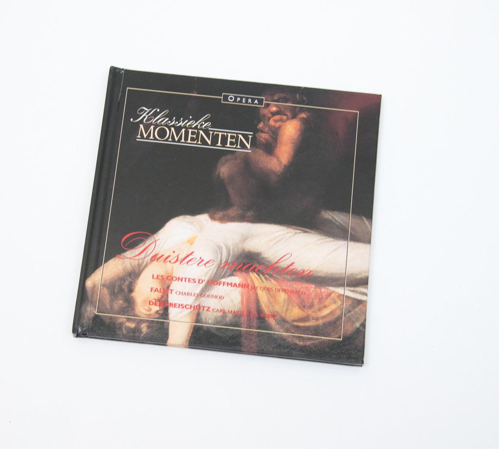 CD Klassieke Momenten – Duistere machten – Nieuwstaat, Ophalen of Verzenden, Nieuw in verpakking
