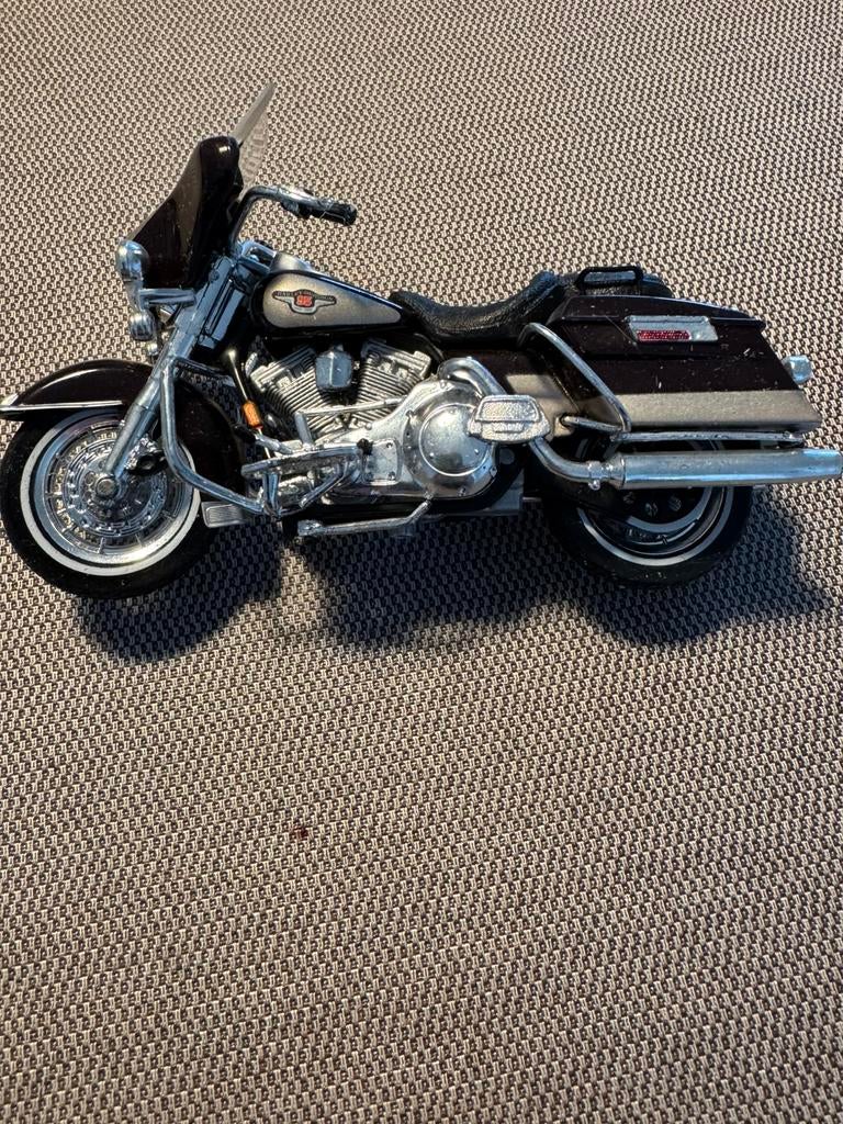 Maison Harley-Davidson FLHT Electra Glide 1998, Enlèvement ou Envoi, Comme neuf, Maisto