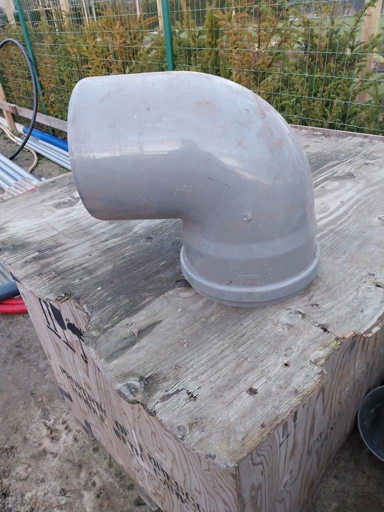 Pvc coude en mof diameter 250, Ophalen, PVC
