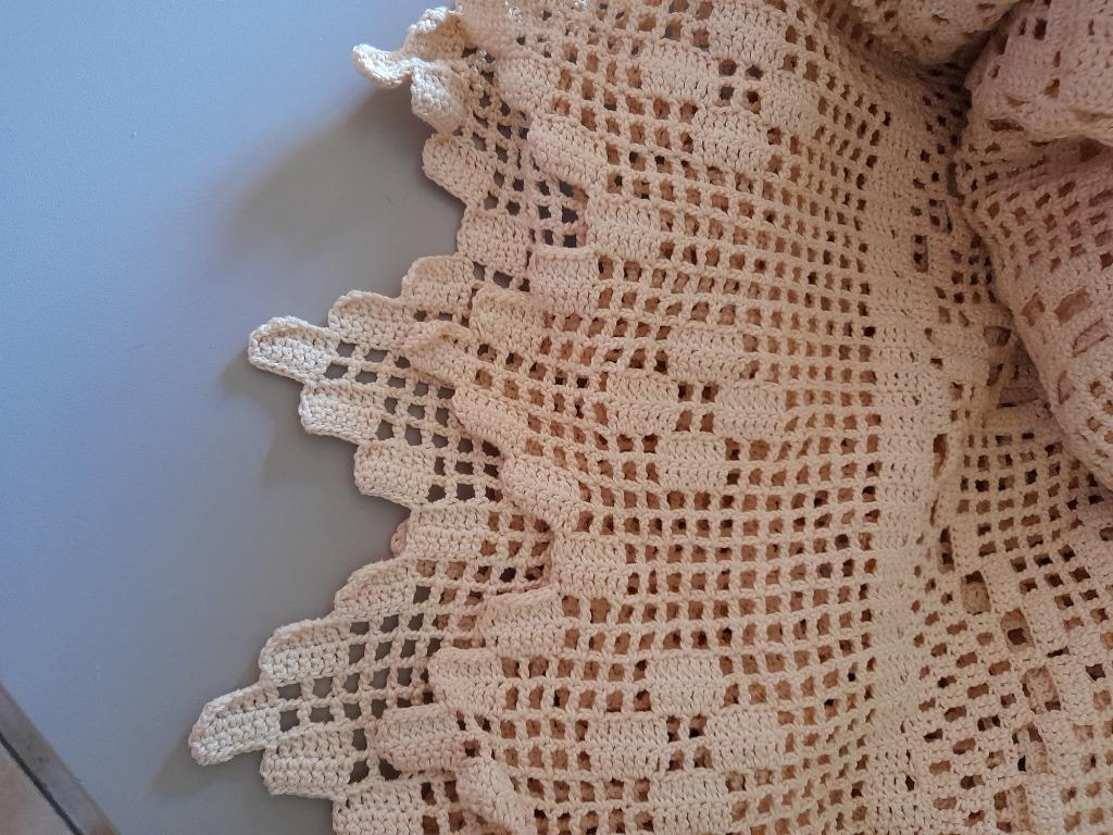 Beige gehaakte sprei 2.20 op 2m., Ophalen of Verzenden, Gebruikt, Beige, Overige typen