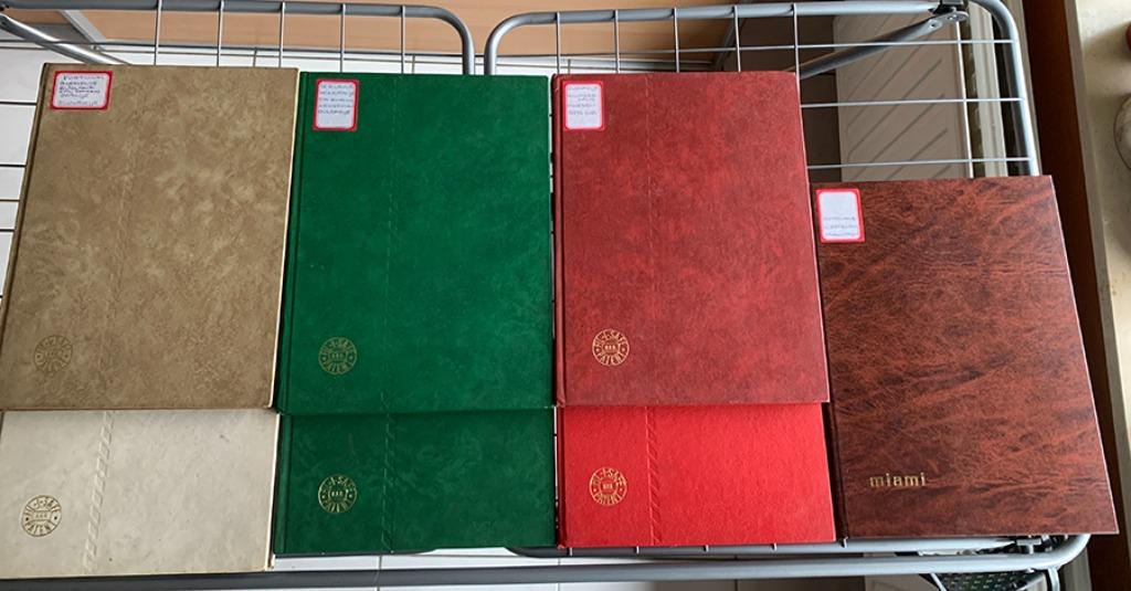 10 postzegelalbums, Enlèvement