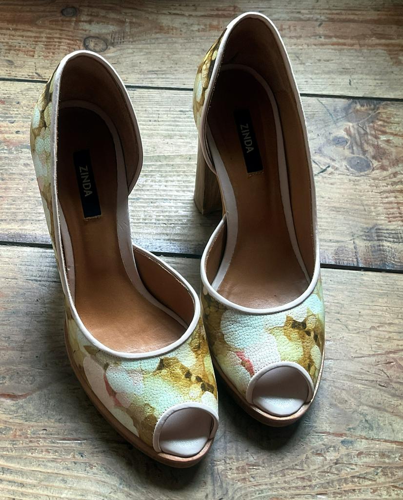 Zinda Pumps 39, Pumps, Overige kleuren, Ophalen of Verzenden, Zo goed als nieuw