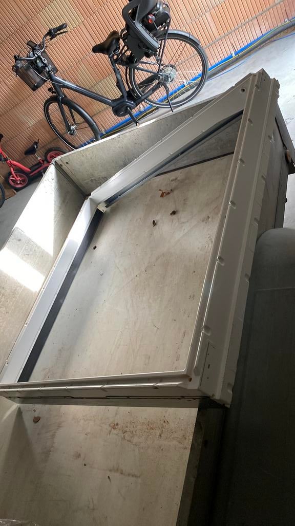 Velux sk06 pvc kader, Ophalen, 80 tot 120 cm, 80 tot 120 cm, Zo goed als nieuw