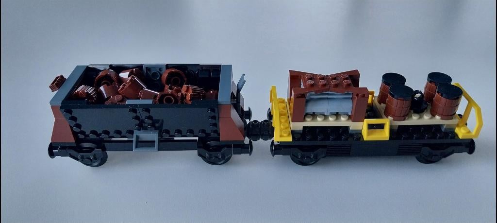 Lego trein: kiepwagon houtblokken + pallettenwagon, Kinderen en Baby's, Speelgoed | Duplo en Lego, Nieuw, Lego, Complete set, Ophalen of Verzenden