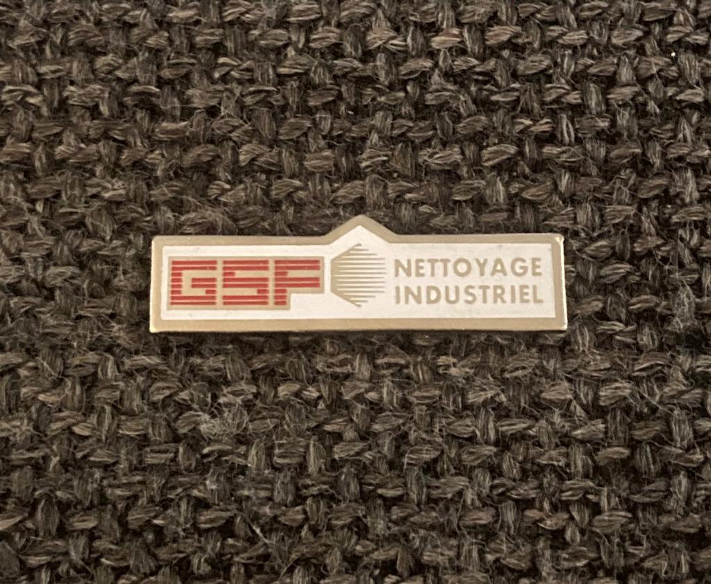 PIN - GSF - NETTOYAGE INDUSTRIEL, Envoi, Utilisé, Autres sujets/thèmes, Insigne ou Pin's