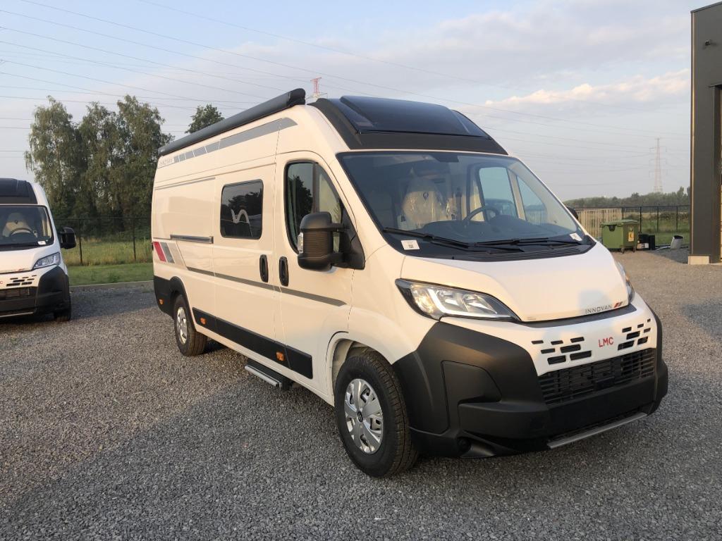 🚐✨ LMC Innovan 640 – Automaat - Lengtebedden - Nieuw🔥, Marchepied électrique, 6 à 7 mètres, Fiat, Diesel