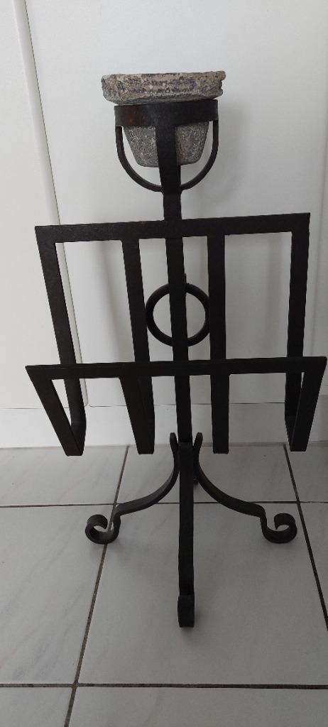 Ijzeren krantenhouder, Enlèvement, Utilisé