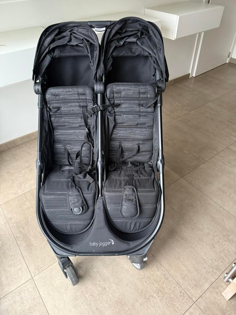 Baby Jogger City Tour kinderwagen met twee eenpersoonsbedden, Kinderen en Baby's, Tweelingen en Meerlingen, Ophalen, Zo goed als nieuw