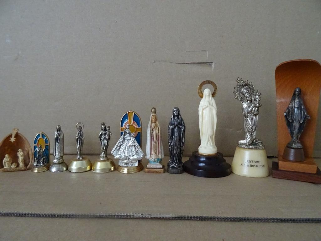 Mariabeeldje Mariabeeldjes collectie miniatuur Mariabeeldjes, Verzamelen, Ophalen of Verzenden, Zo goed als nieuw, Beeld(je), Christendom | Katholiek