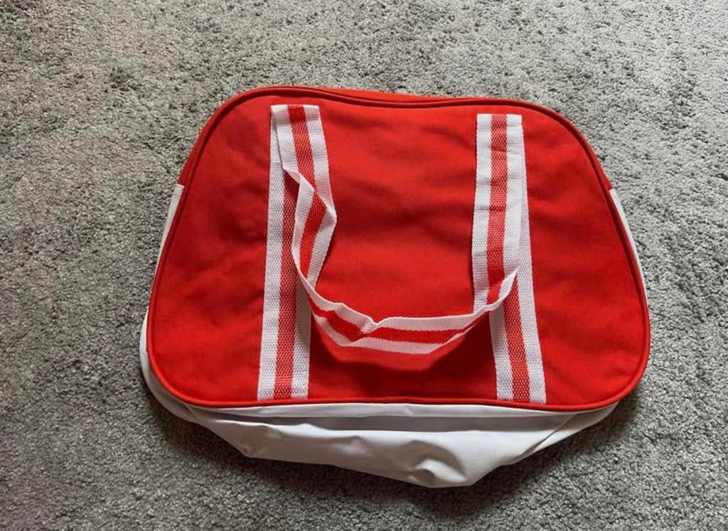 Rode tas met strepen, Handtassen en Accessoires, Ophalen of Verzenden, Nieuw