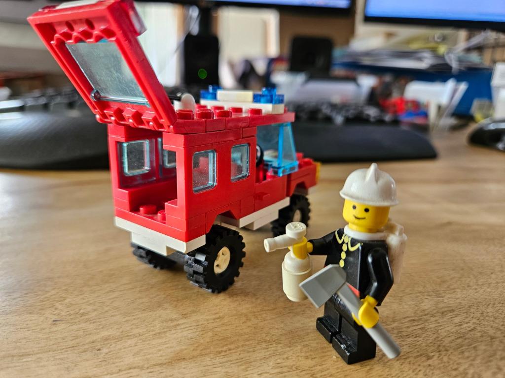 LEGO Classic Town 6643 Fire Truck Brandweerwagen met boekje, Ophalen of Verzenden, Zo goed als nieuw, Complete set, Lego