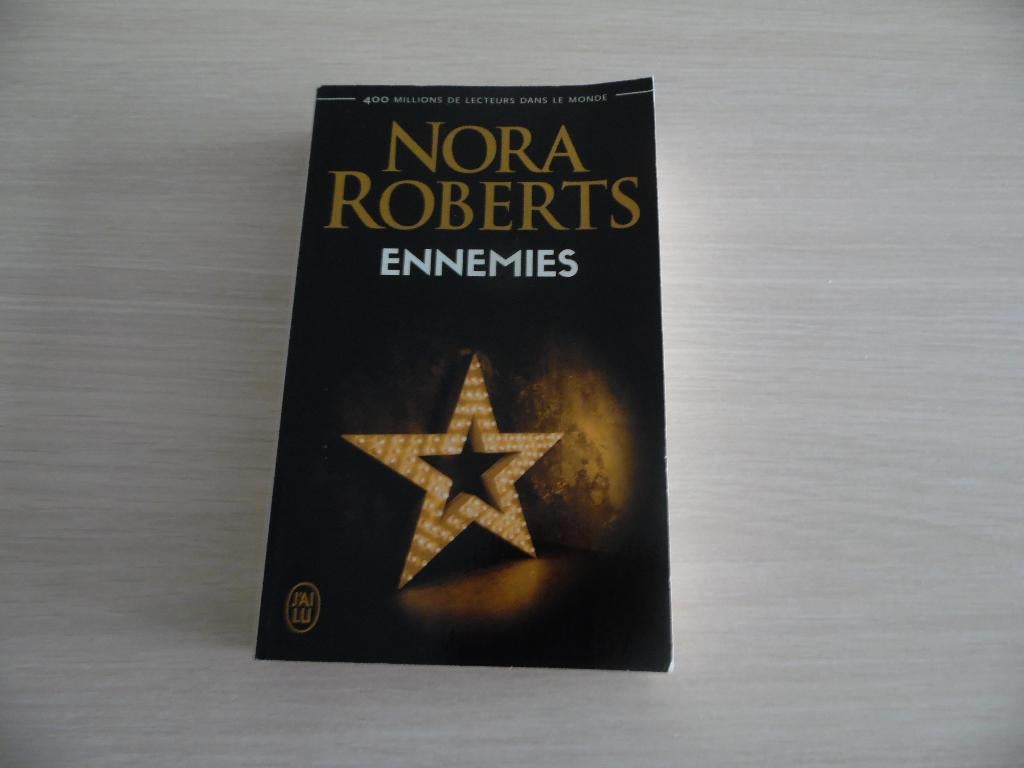 ENNEMIES         NORA ROBERTS, Livres, Enlèvement ou Envoi, Comme neuf, Nora Roberts