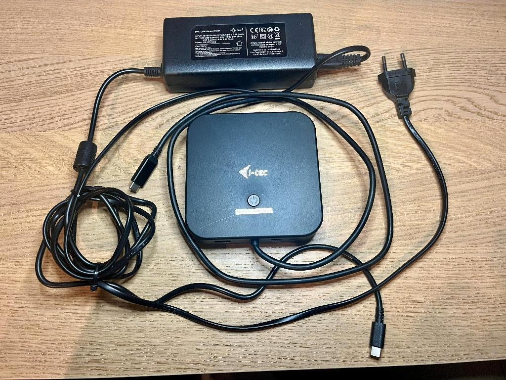 I-Tech USB-C Dual Display Docking Station, Docking station, Laptop, Ophalen of Verzenden, Zo goed als nieuw