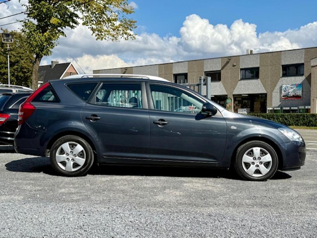 Kia C'eed 1,6d airco Voertuig van eerste hand, Autos, Kia, Argent ou Gris, Boîte manuelle, Noir, 5 portes
