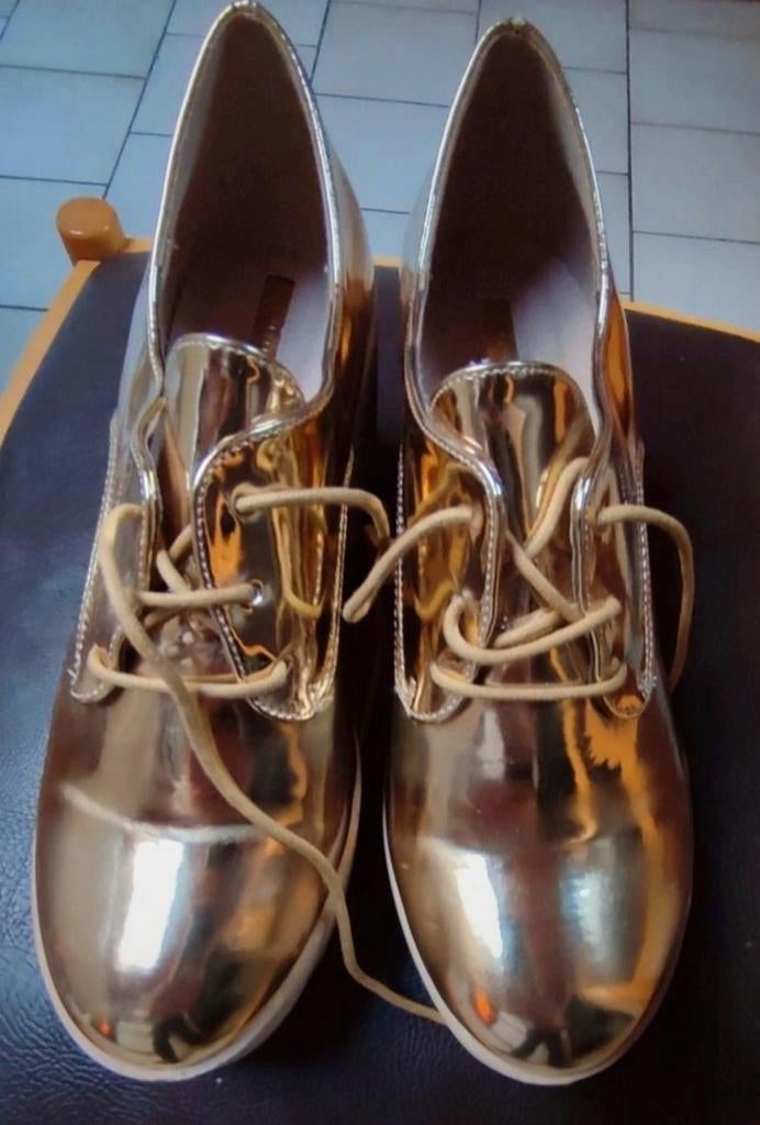 Chaussures dorées, Neuf, Enlèvement ou Envoi, Autres couleurs, Corina