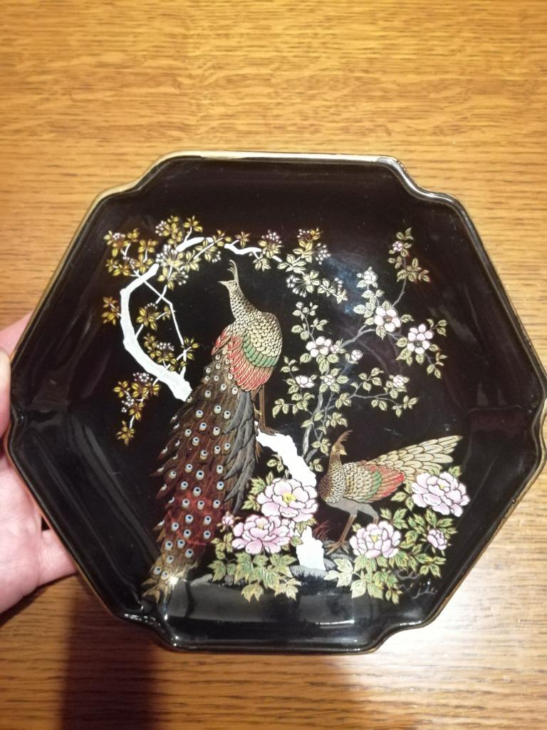 Assiette de décoration vintage japonaise, paons sur fond noi, Enlèvement