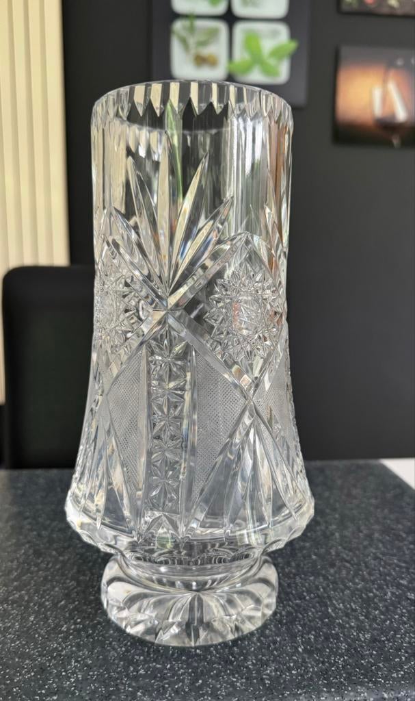 Magnifique vase en cristal taillé en parfait état, Antiquités & Art, Enlèvement ou Envoi