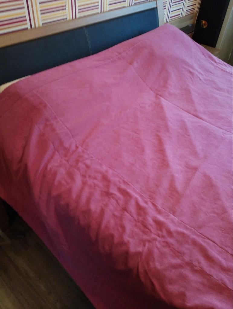Couvre lit rose, Huis en Inrichting, Slaapkamer | Beddengoed, Roze