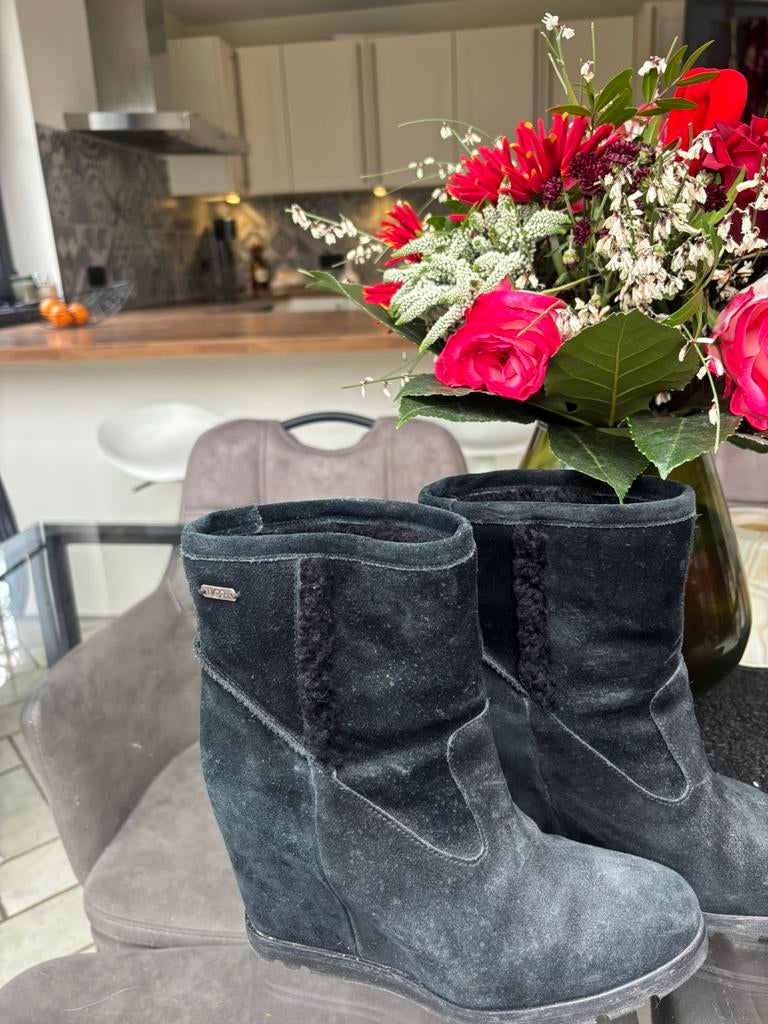 Botte ugg, Enlèvement ou Envoi, Comme neuf