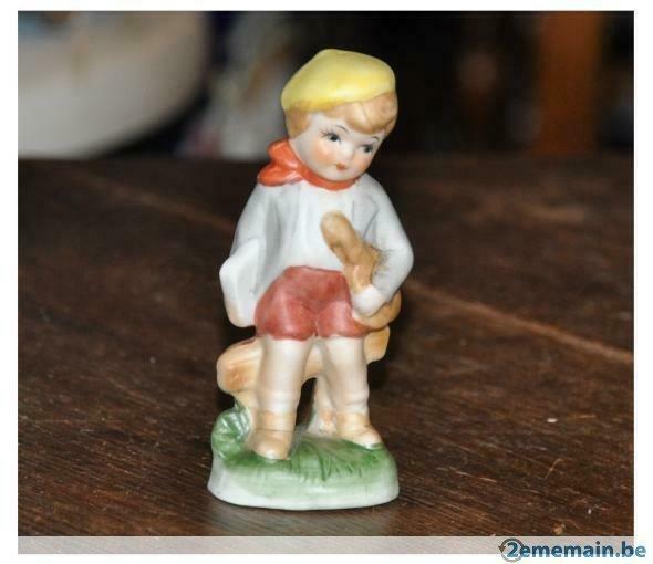 posture en biscuit ecolier, Antiquités & Art