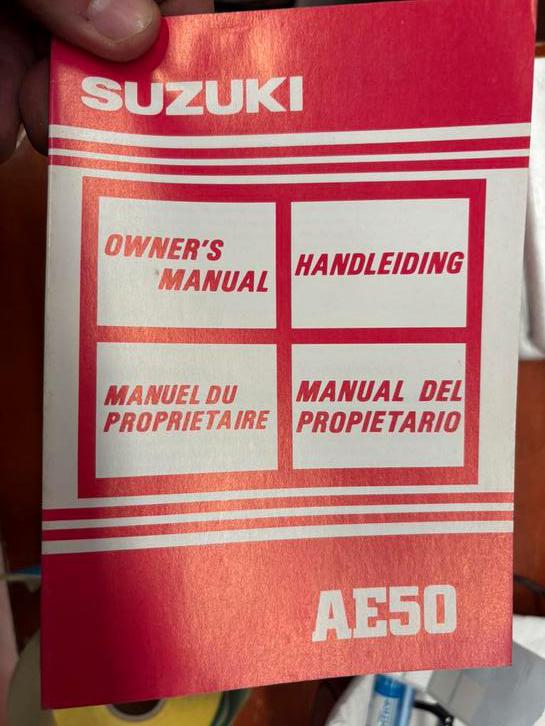 Manuel d'utilisation de la Suzuki AE50, neuf, Motos, Modes d'emploi & Notices d'utilisation, Enlèvement ou Envoi, Suzuki