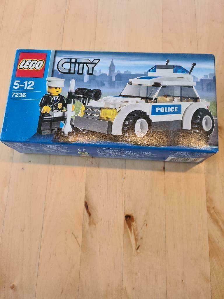 Lego City : La voiture de police - 7236, Kinderen en Baby's, Speelgoed | Duplo en Lego, Ophalen of Verzenden, Zo goed als nieuw