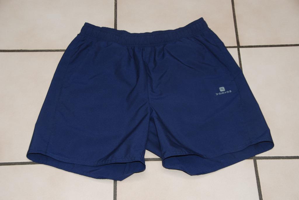 Short de sport "Décathlon" bleu marine Taille S comme NEUF!, Vêtements | Hommes, Vêtements de sport, Comme neuf, Général, Taille 46 (S) ou plus petite