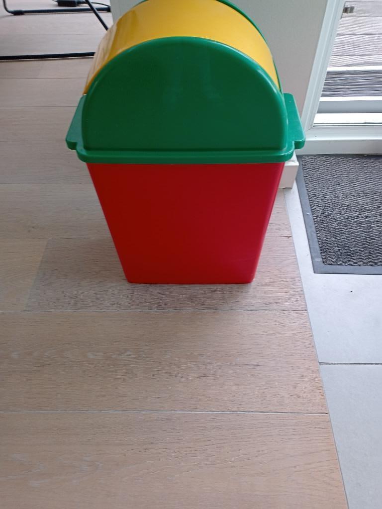 kleurrijk vuilbakje/papiermand, Ophalen, Kunststof, Gebruikt, Minder dan 10 liter