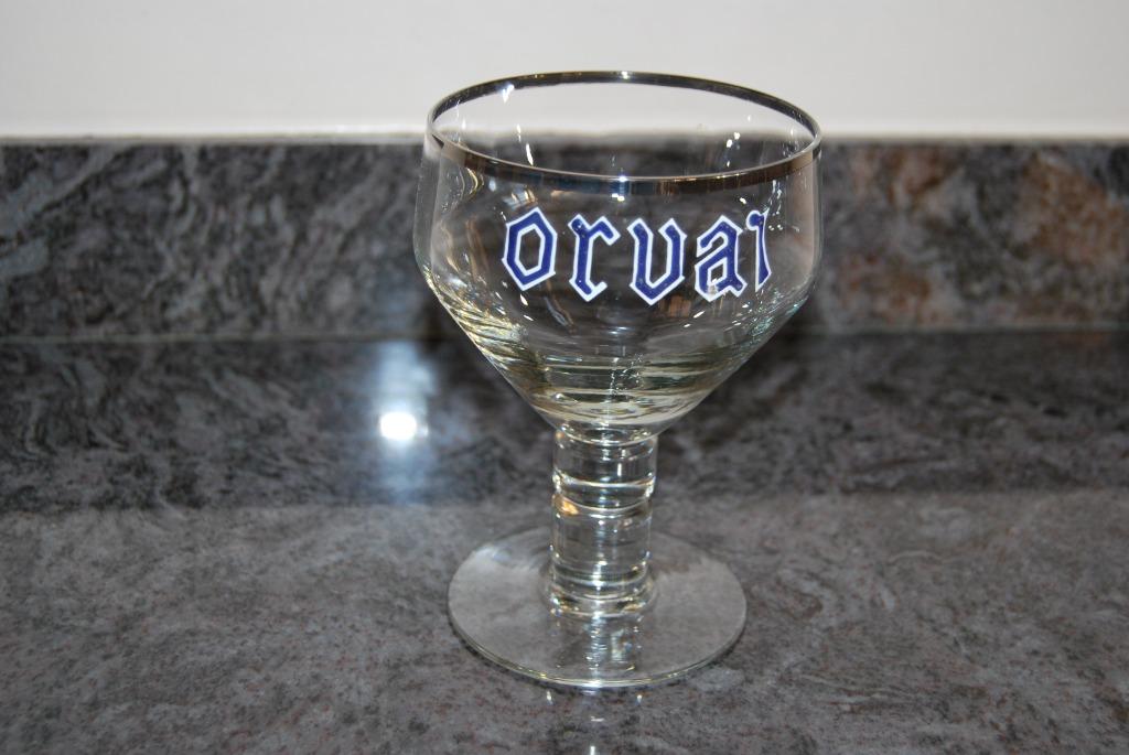 ORVAL. ANTIEK GEËMAILLEERD GLAS MET KRISTAL. ORVAI, Verzamelen, Biermerken, Ophalen of Verzenden