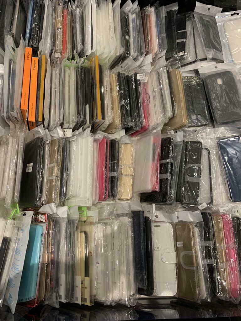 Lot de coques gsm... iPhone, Samsung, Huawei..200 pièces, Neuf