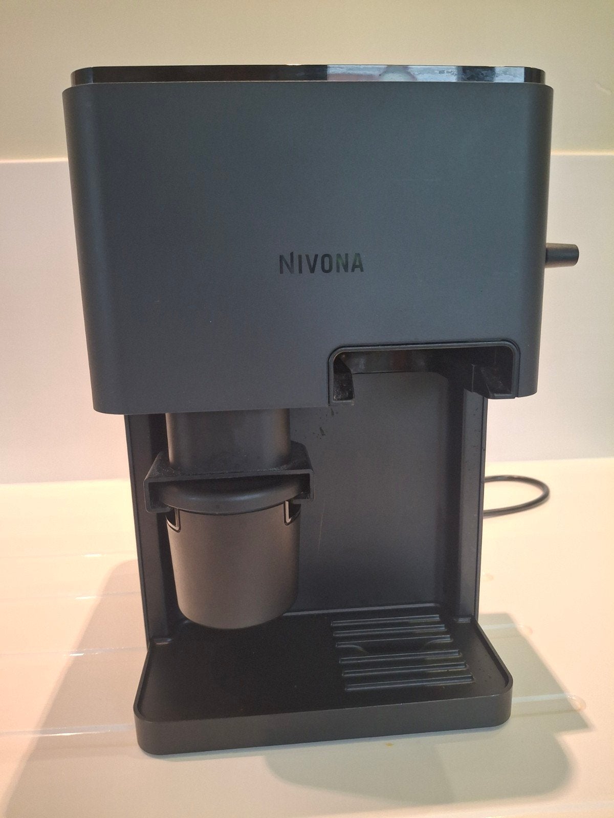 Nivona cube koffieapparaat., Réservoir d'eau amovible, Café en grains, Comme neuf, 4 à 10 tasses