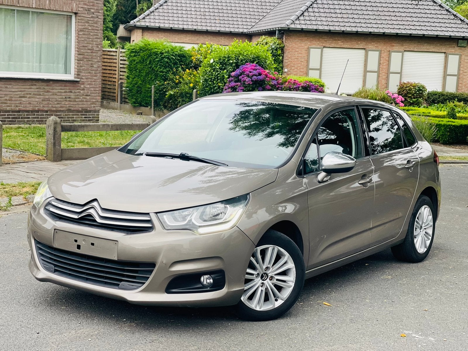 Citroën C4  1,2cc Benzine 2015 met controle en carpaas, Autos, Capteur de lumière, Achat, Euro 6, 5 portes