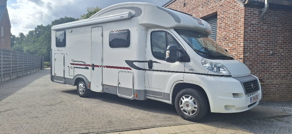 Adria matrix axess 680 sp, Caravans en Kamperen, Mobilhomes, Chemisch toilet, Standaard zit, Ringverwarming, Fiat