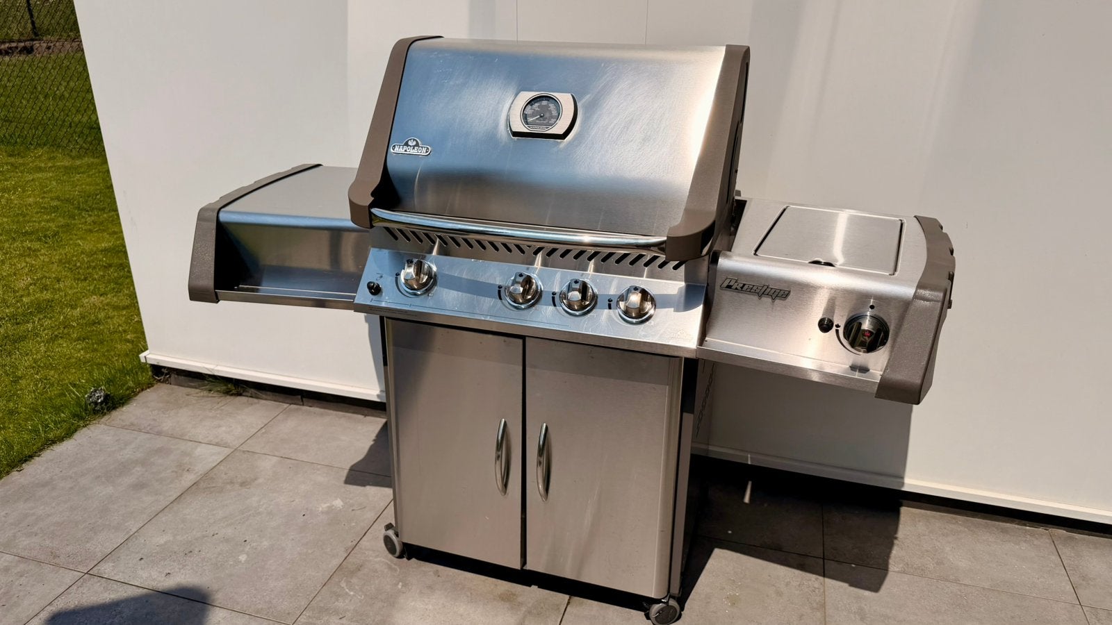 Napoleon Prestige barbecue, Enlèvement, Utilisé