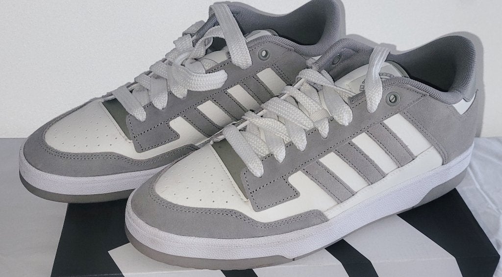Adidas Basketball 46, Sport en Fitness, Ophalen, Nieuw, Schoenen