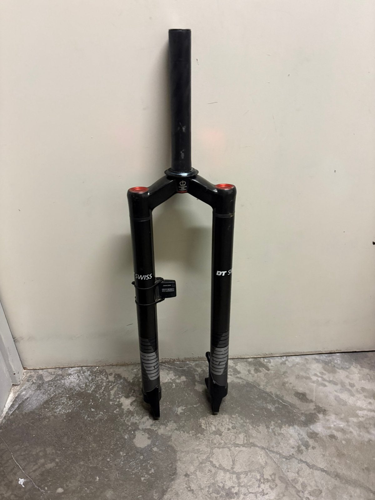 Fourche avant DT Swiss Carbon 26 pouces, Enlèvement ou Envoi, Comme neuf, Fourche avant, Carbone