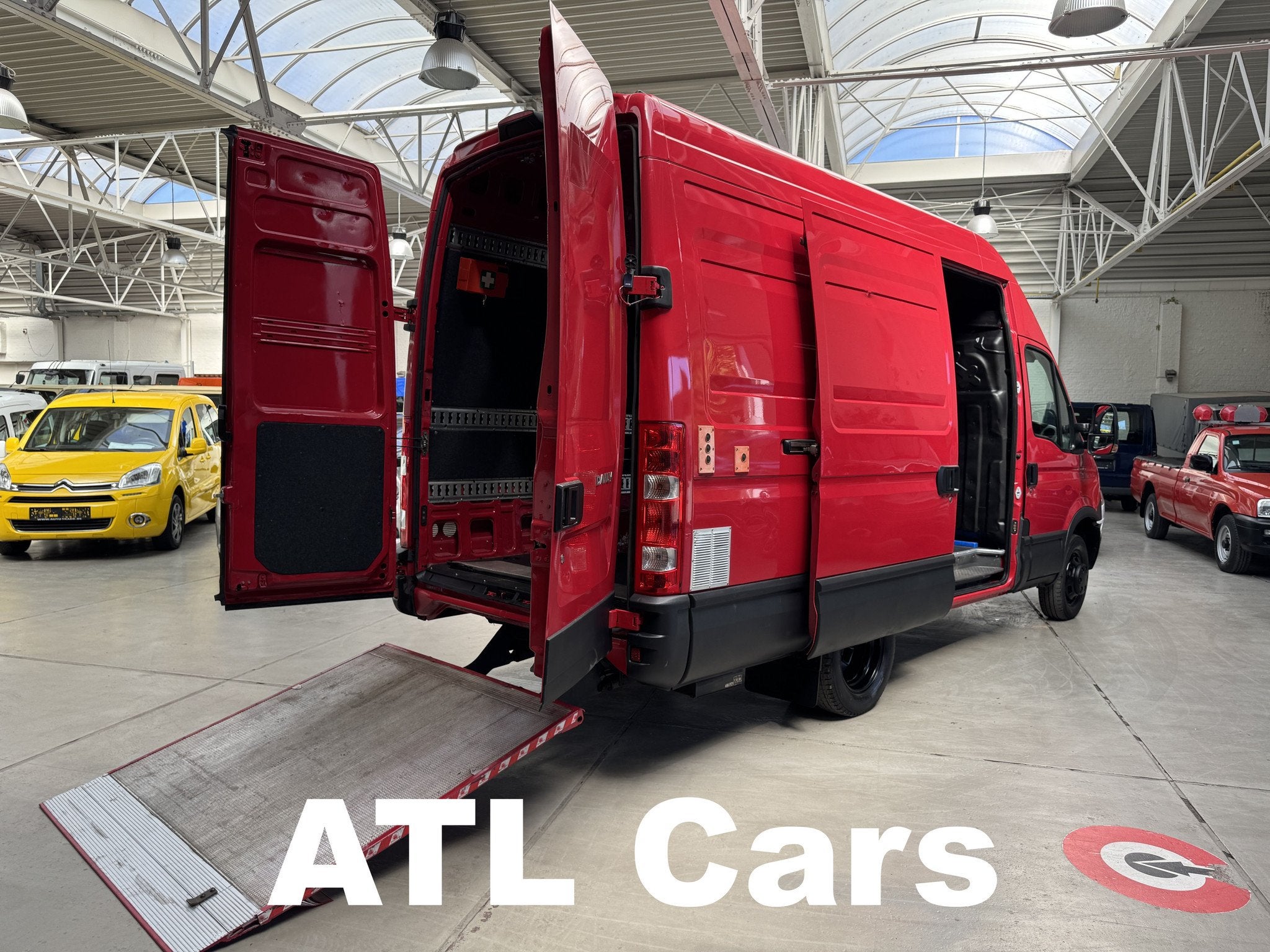 Iveco Daily MAXI 3.0DIESEL | LAADKLEP | EURO5 | CRUISE CONTR, Rouge, 145 ch, Entreprise, 3 places